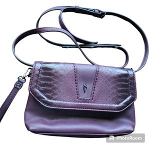 Simply Vera Vera Wang over the shoulder Burgundy bag measures 10.5 wx 6.…